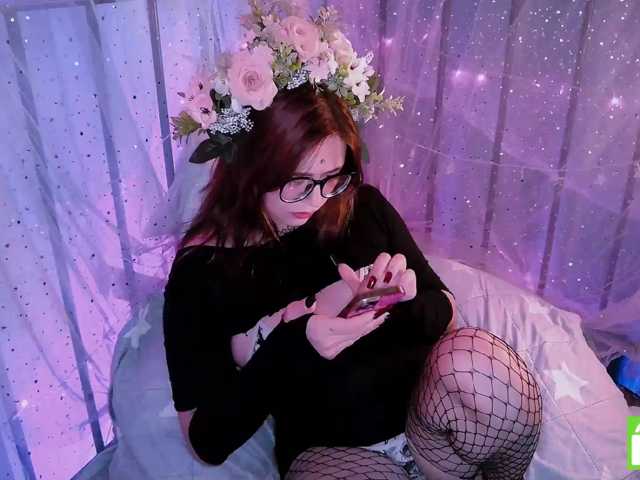 mymoonstar live cam on BongaCams