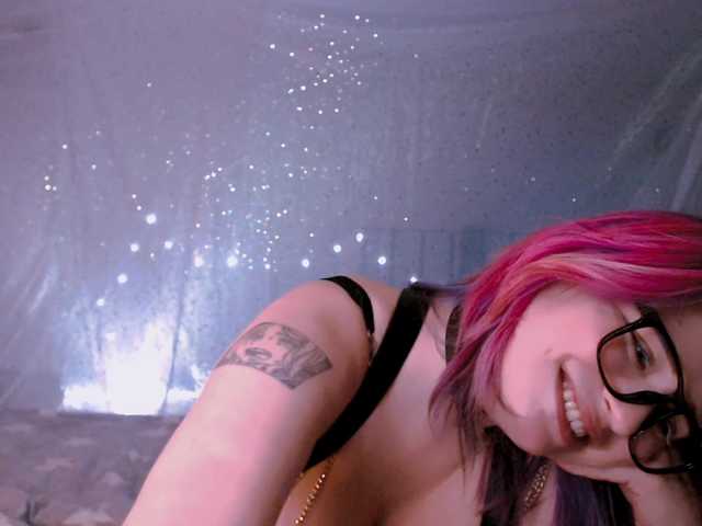 mymoonstar live cam on BongaCams