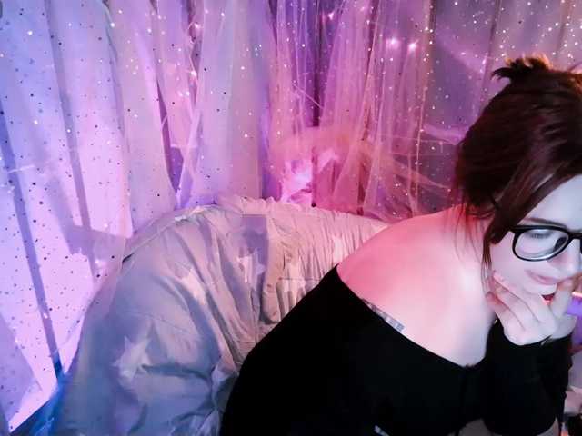 mymoonstar live cam on BongaCams