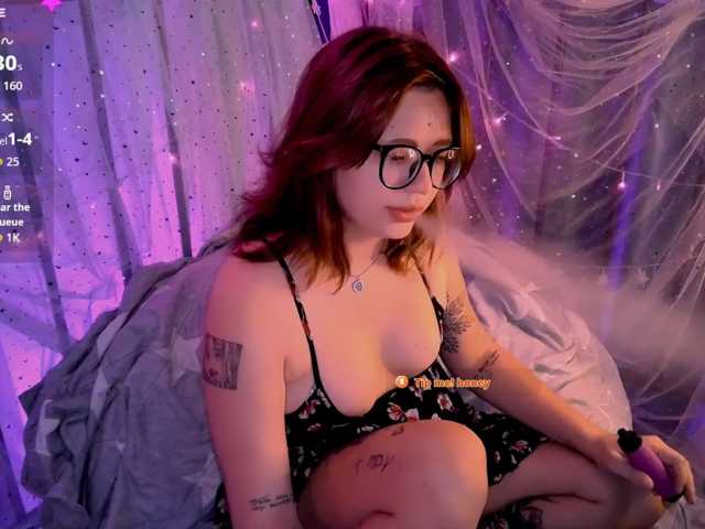mymoonstar live cam on BongaCams