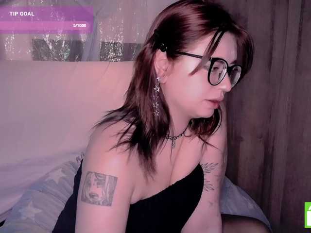 mymoonstar live cam on BongaCams