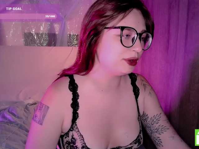 mymoonstar live cam on BongaCams