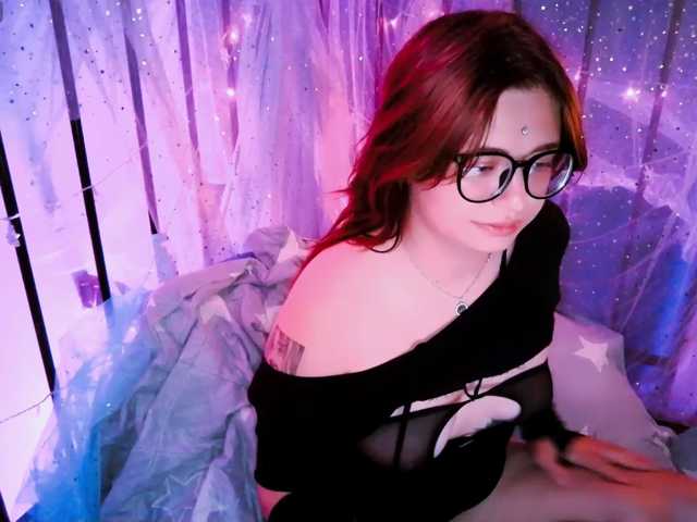 mymoonstar live cam on BongaCams