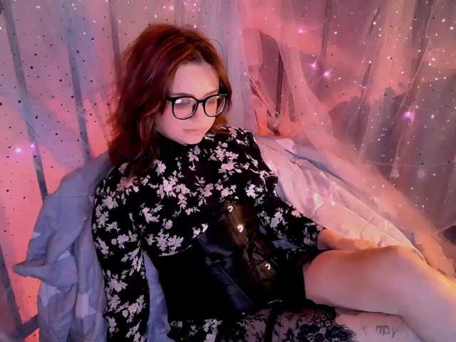 mymoonstar live cam on BongaCams