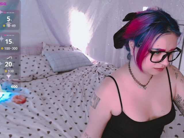 Sex chat gratuit in direct cu mymoonstar pe BongaCams