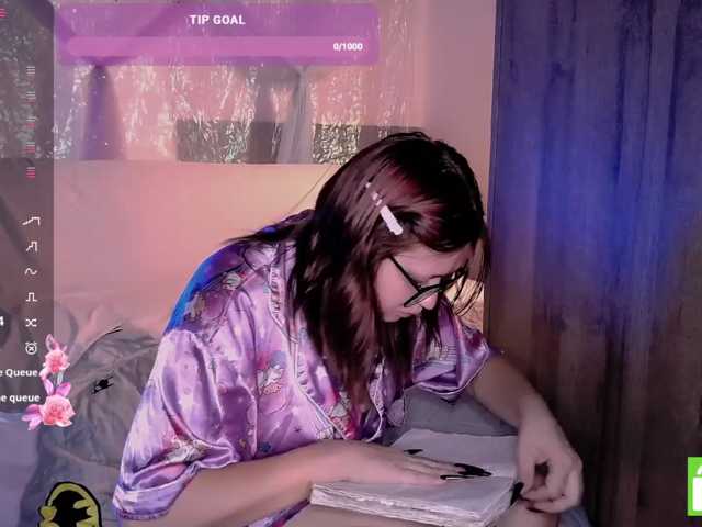 mymoonstar live cam on BongaCams