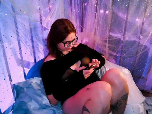 mymoonstar live cam on BongaCams