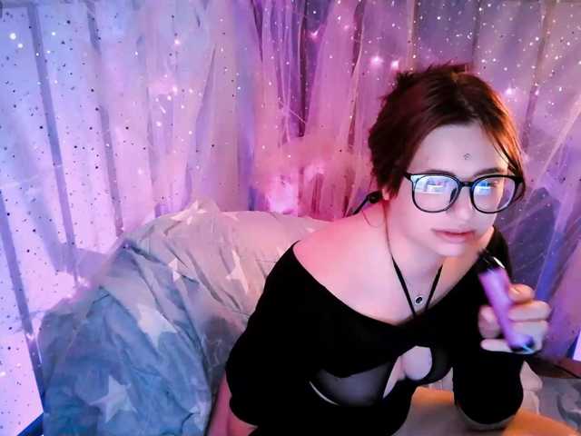 mymoonstar live cam on BongaCams