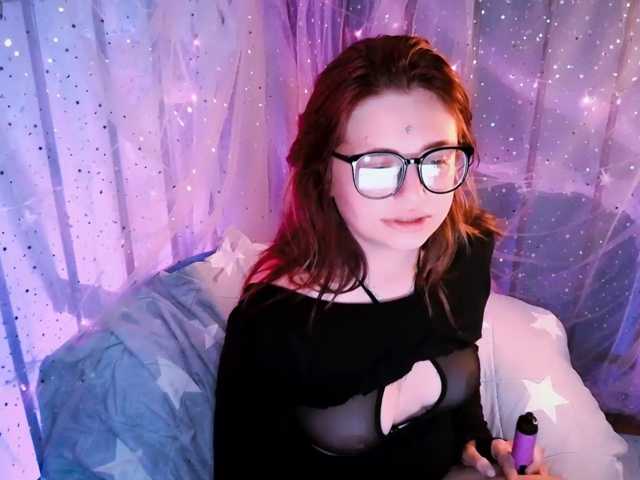 mymoonstar live cam on BongaCams
