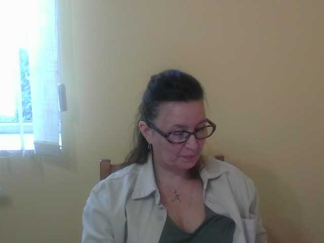 ARINA-XXX live cam on BongaCams