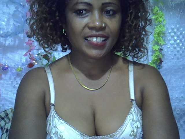 Sexywife1 live cam on BongaCams
