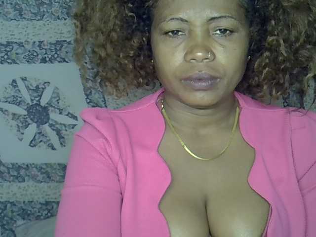 Sexywife1 live cam on BongaCams