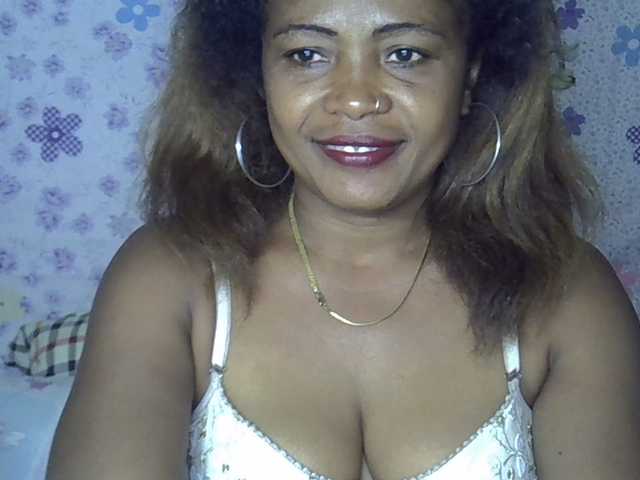 Sexywife1 live cam on BongaCams