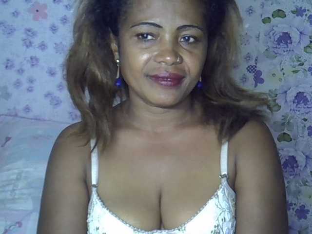 Sexywife1 live cam on BongaCams