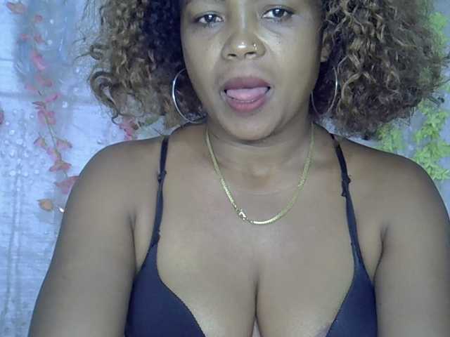 Sexywife1, en vivo ahora en BongaCams
