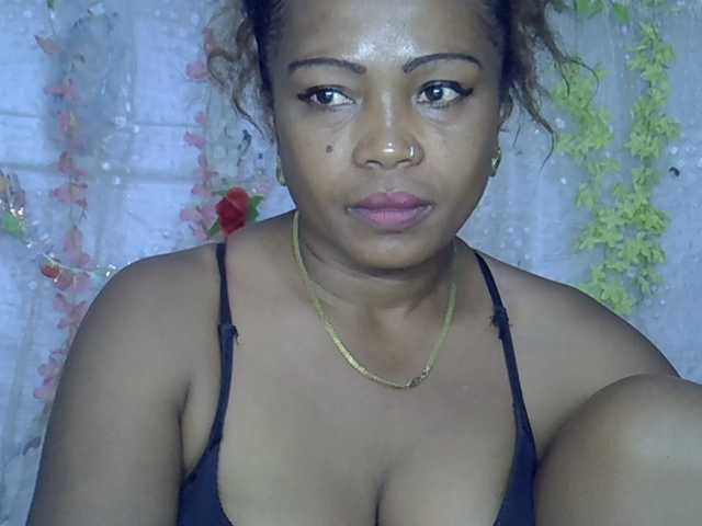 Sexywife1, live now on BongaCams