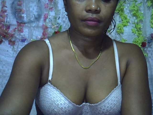 Sexywife1 live cam on BongaCams