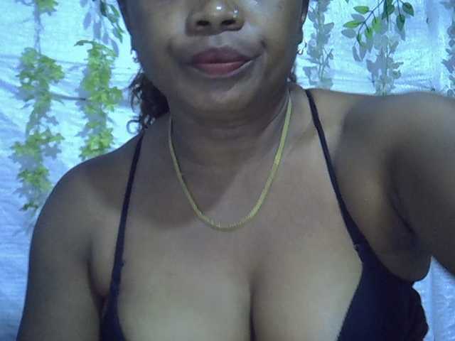 Sexywife1 live cam on BongaCams