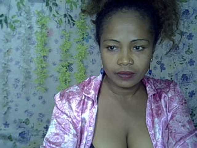 Sexywife1 live cam on BongaCams