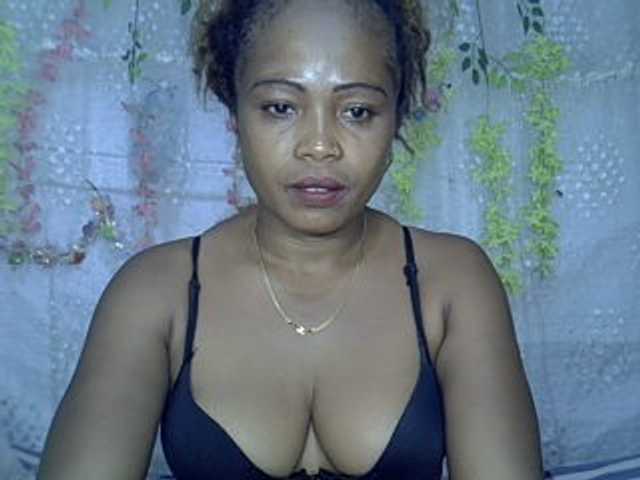 Sexywife1, live now on BongaCams