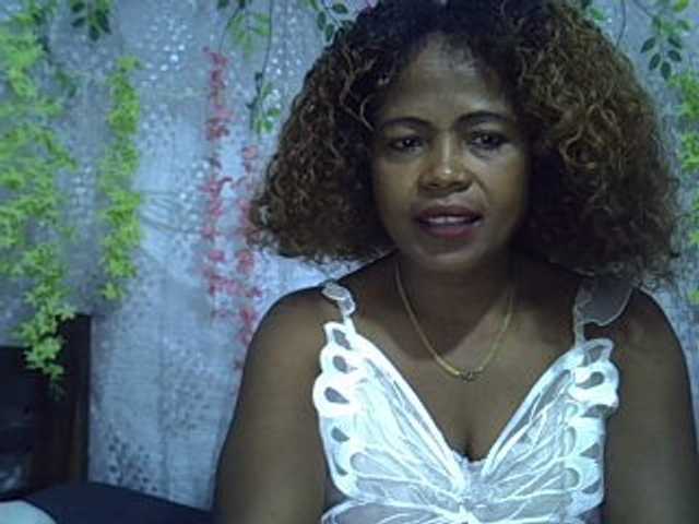 Sexywife1 live cam preview