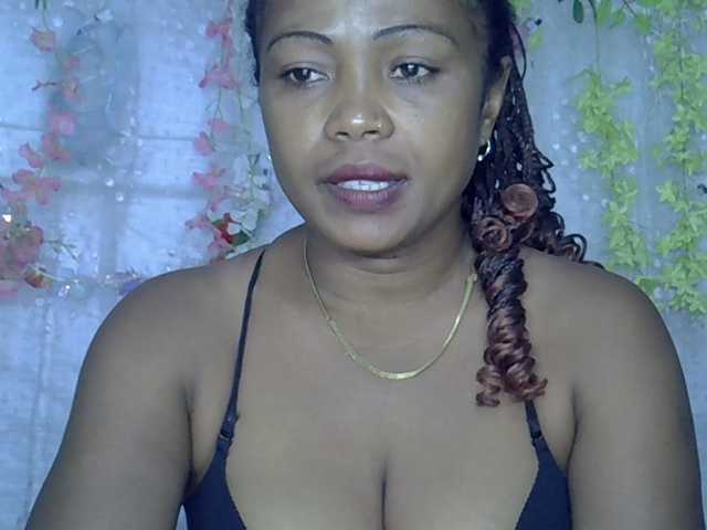 Sexywife1 live cam on BongaCams