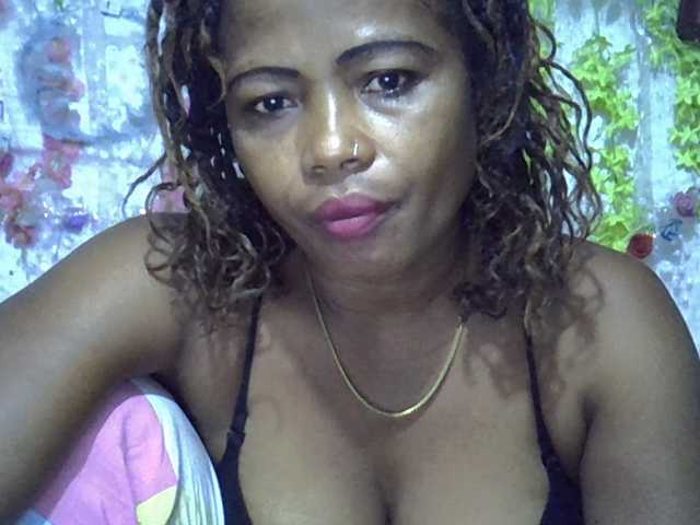 Sexywife1 live cam on BongaCams