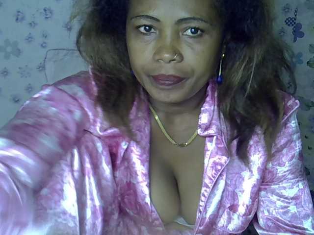 Sexywife1 live cam on BongaCams