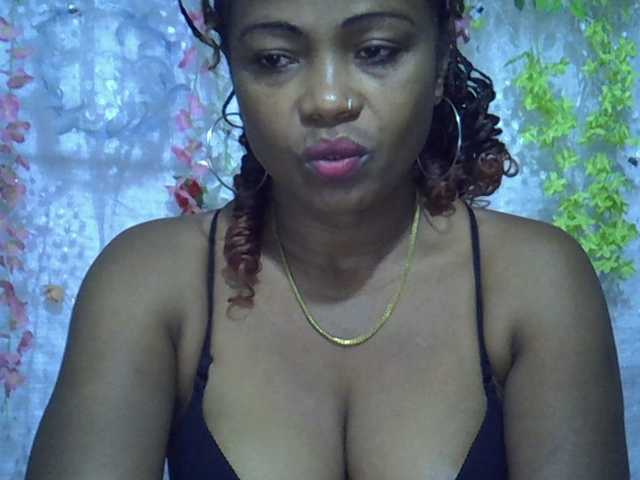 Sexywife1 live cam on BongaCams