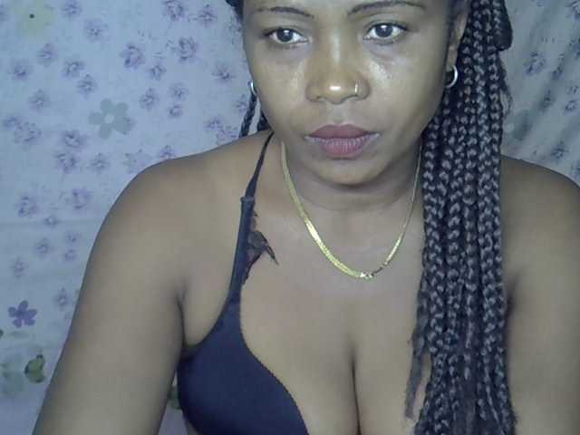 Sexywife1 live cam on BongaCams