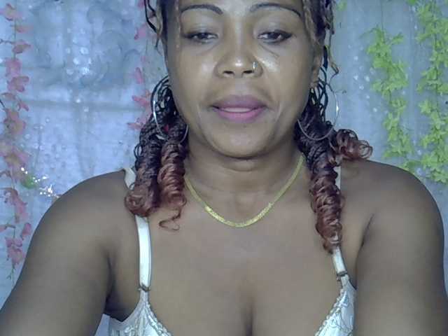Sexywife1 live cam preview