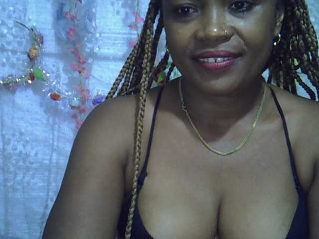 Sexywife1 live cam on BongaCams