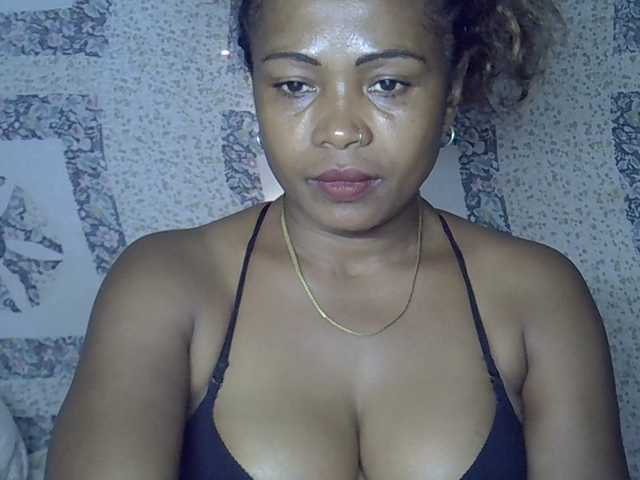 Sexywife1 live cam on BongaCams
