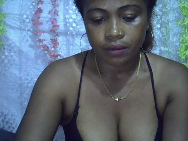 Sexywife1 live cam on BongaCams