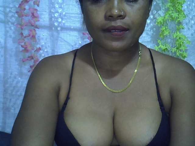 Sexywife1 live cam on BongaCams