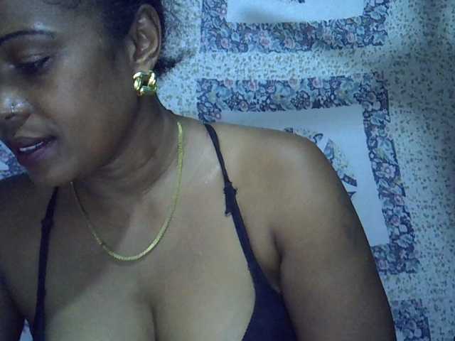 Sexywife1 live cam on BongaCams