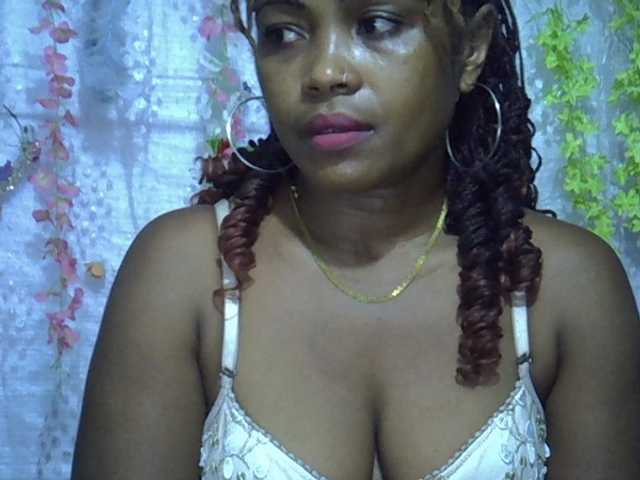 Sexywife1 live cam on BongaCams