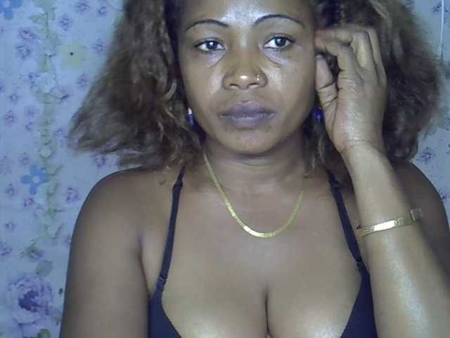 Sexywife1 live cam on BongaCams