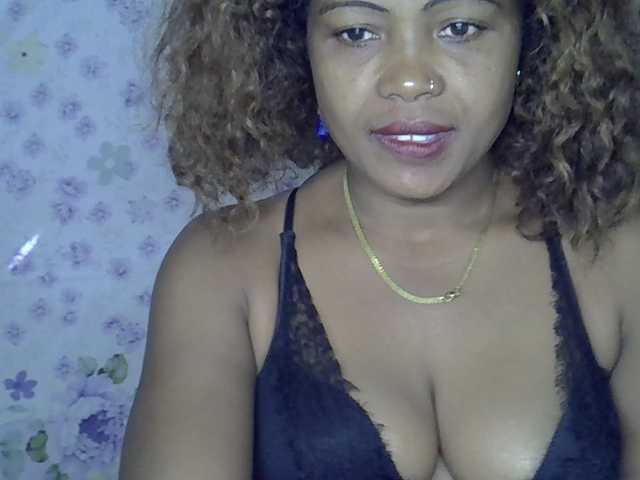 Sexywife1 live cam on BongaCams