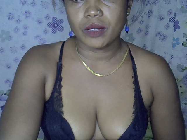 Sexywife1 live cam on BongaCams