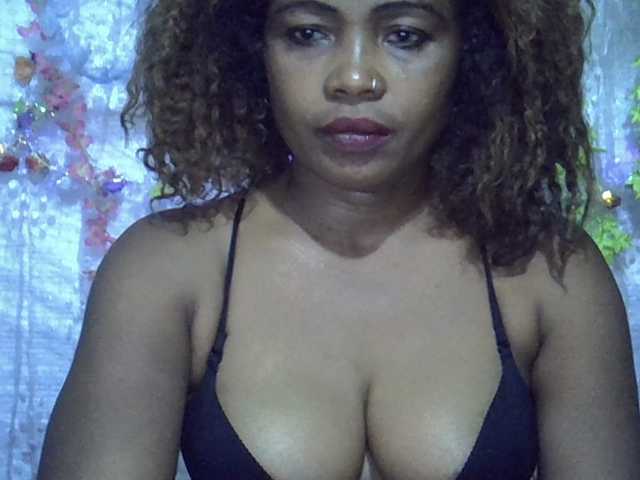 Sexywife1 live cam preview
