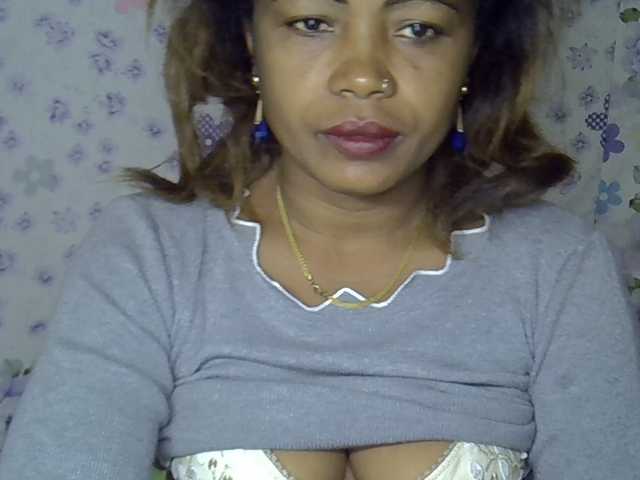 Sexywife1 live cam on BongaCams