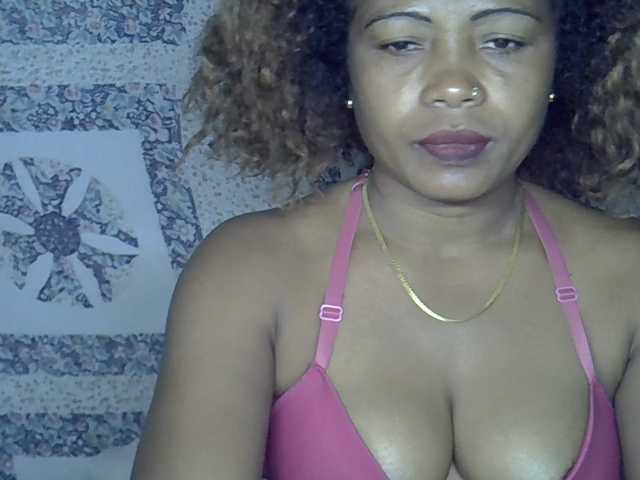 Sexywife1 live cam on BongaCams