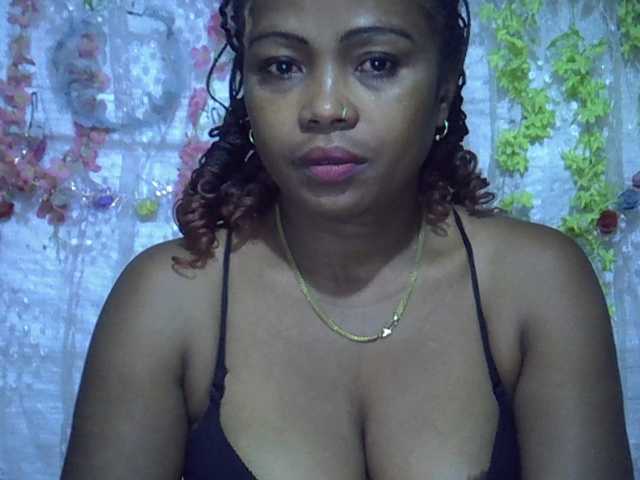 Sexywife1 live cam on BongaCams