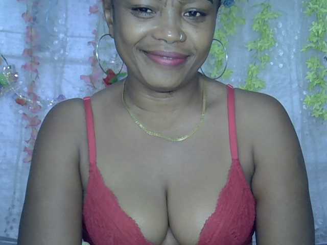 Sexywife1 live cam on BongaCams