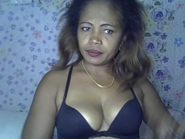 Sexywife1 live cam on BongaCams