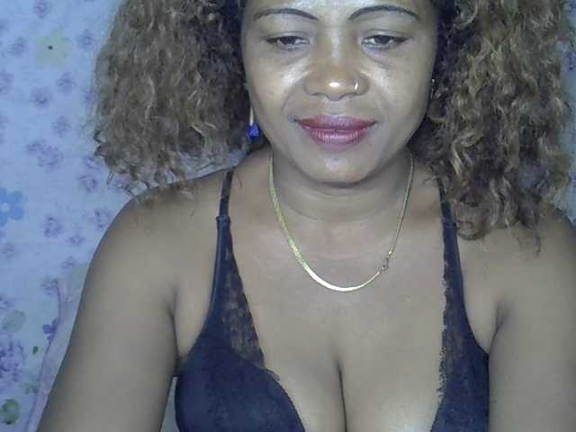 Sexywife1 live cam on BongaCams