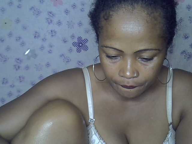 Sexywife1 live cam on UnifiedCams