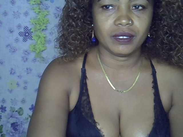 Sexywife1 live cam on BongaCams