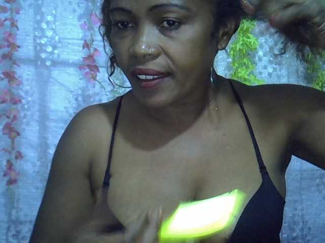 Sexywife1 live cam on BongaCams